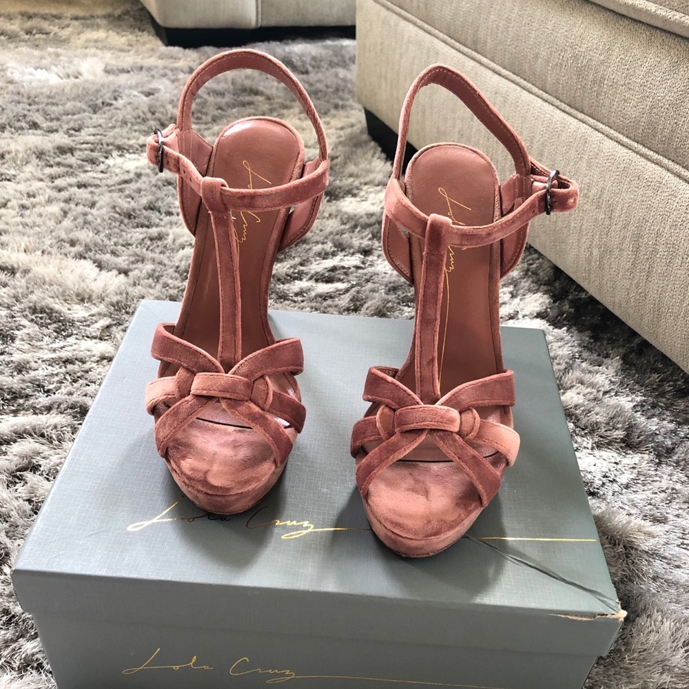 Lola Cruz from Revolve Heels Size 38 in Rose Color